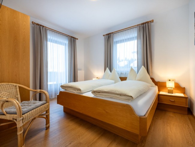 Schlafzimmer 1 mit Doppelbett